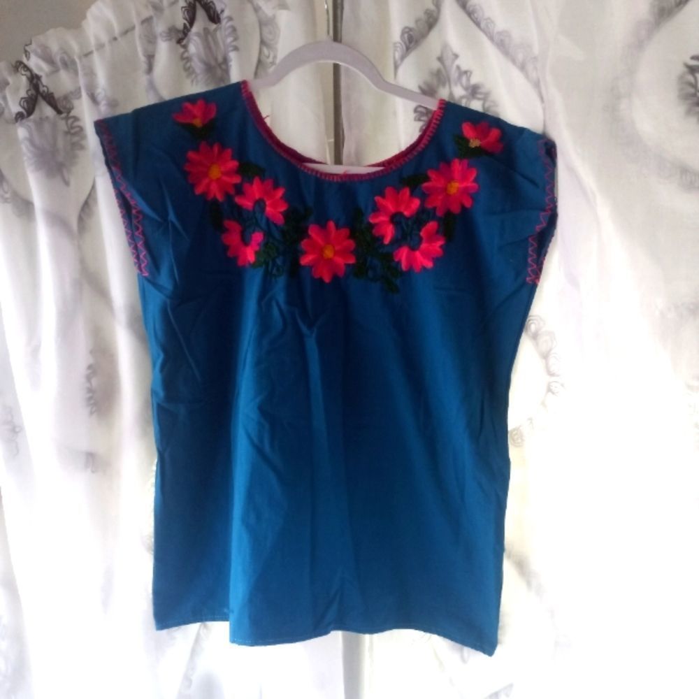 New Mexican embroidery top small and medium ( Hang )